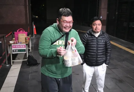 送海鮮粥劇情超展開！網紅護理師稱遭不理性攻擊　再開吉四叉貓2大罪