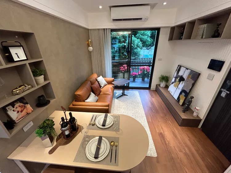 「文山清新」的2－4樓為30坪的主力產品，2樓以上實際高度等同附近住宅的3樓，大幅強化視野效果。陳德興攝