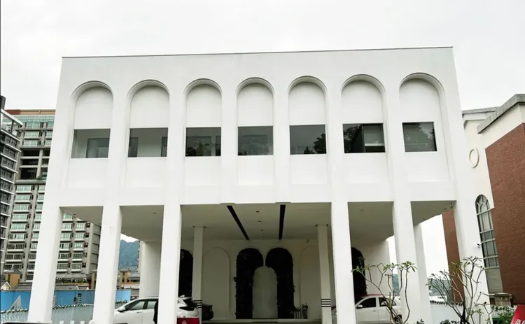 竹圍新建案開價單坪50萬，成交均價45萬，房價比北士科便宜至少5-6成。。翻攝住展雜誌網