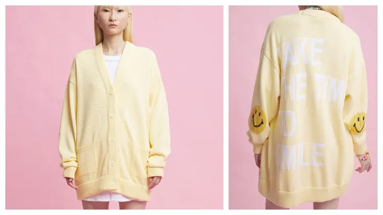 JOSHUA SANDERS首度與台灣精品電商平台THE SPAACE聯名合作，首波開賣主打獨家款亮黃色Smile開襟衫，1萬980元。THE SPAACE提供