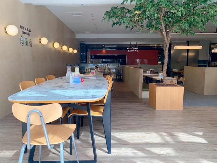 本次以北歐俐落、時尚設計風格，營造出明亮、舒適的用餐氛圍。gonna共樂遊提供