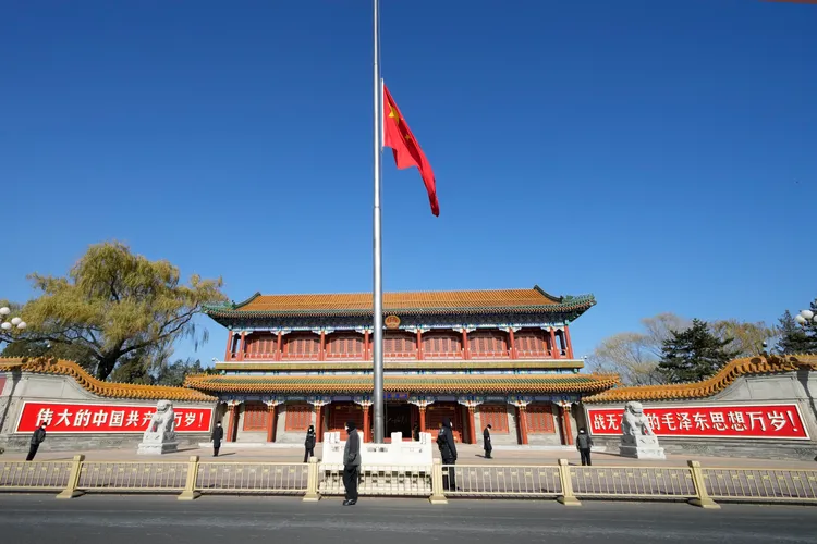 中國官方重地中南海降半旗，為前國家主席江澤民喪禮致敬。美聯社