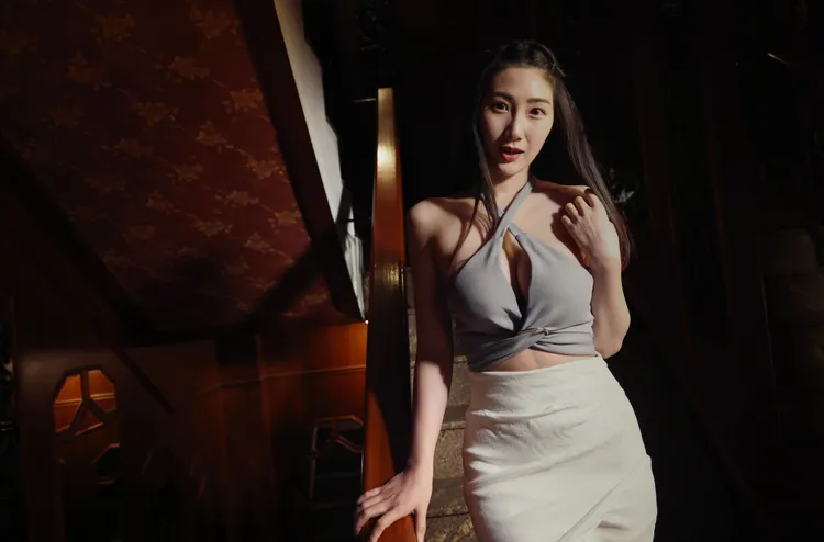 小傑的老婆黎兒是現役SWAG女優。林林攝