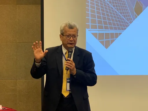 中鋼董座翁朝棟指3大黑天鵝漸遠離　鋼市明年上半年谷底翻轉