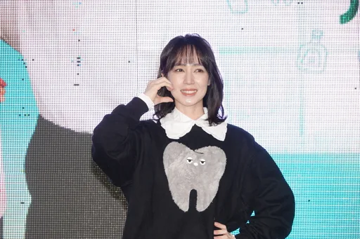 小薰遭不長眼駕駛攔腰撞上 失魂懶理鄭人碩「自己去看IG」