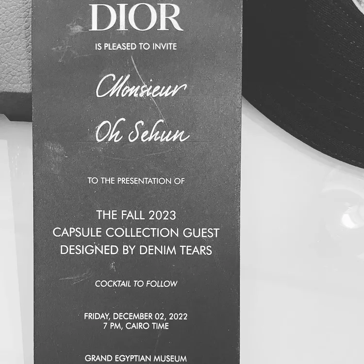 世勳分享DIOR 2023秋季男裝系列發表大秀邀請函。翻攝oohsehun IG