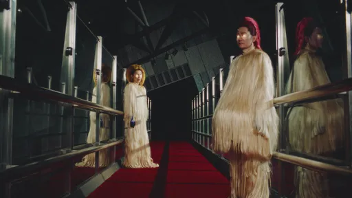 Tizzy Bac變身不明物種致敬威爾法洛　10公斤上身又熱又癢