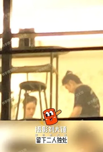 張雲龍被拍到待在鍾楚曦家。翻攝攝影劉大錘微博