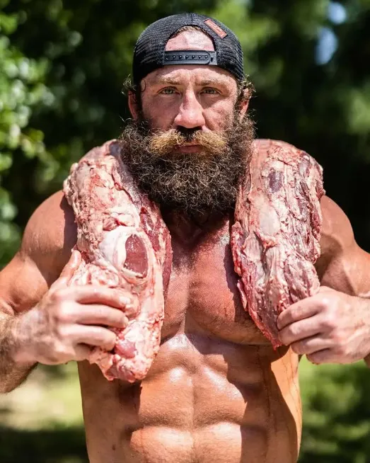 健身客「肝王」被踢爆，每月要嗑1.1萬美元的類固醇。翻攝instagram/ Liver King