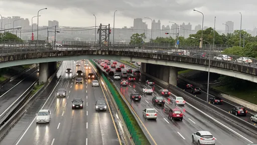 明14地雷路段曝!國5會塞到凌晨 今國道車流量「比去年掉3%」