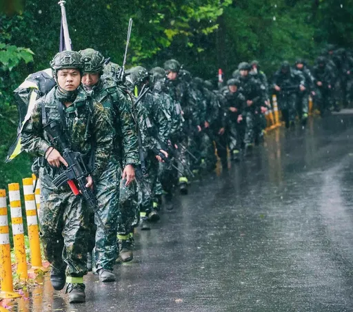 「14天超硬教召」明年擴大執行! 國防部曝「戰術行軍」暴增為56小時