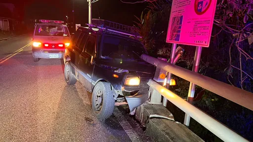 花蓮男無照駕駛自撞護欄亡 疑未注意車前狀況釀禍