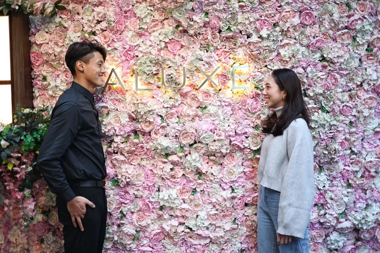 ALUXE亞立詩忠孝大安門市有整片花牆十分浪漫好拍好打卡。翁玉信攝