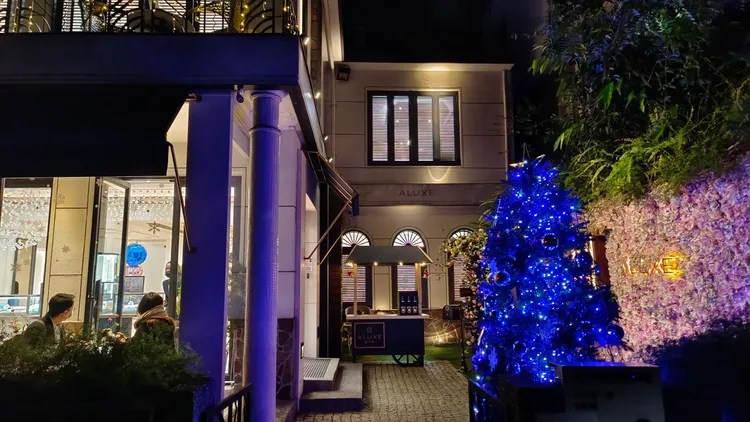 ALUXE亞立詩忠孝大安門市免費提供 IHOP 獨家限定鬆餅及各式酒品與咖啡。翁玉信攝