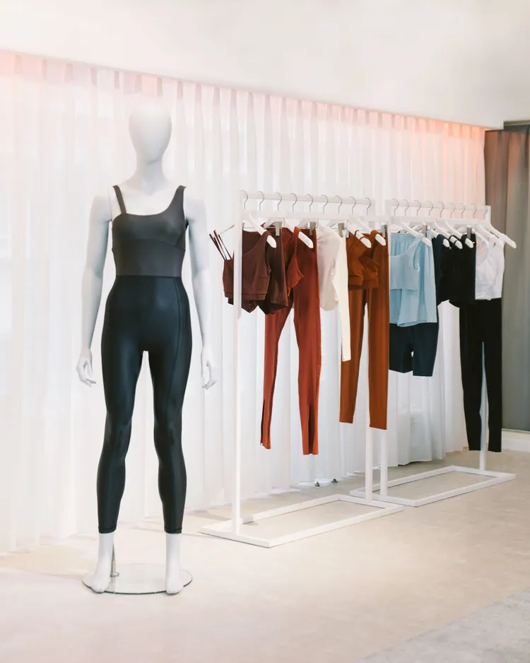 ASPORT今於Cocoon Lab繭感官實驗室中，舉辦早春系列預覽。ASPORT提供