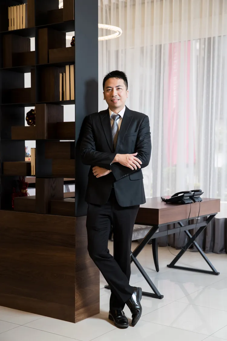 高市不動產代銷公會理事長謝哲耀，今日代表公會發出聲明，希望政府協助青年成家。謝哲耀提供