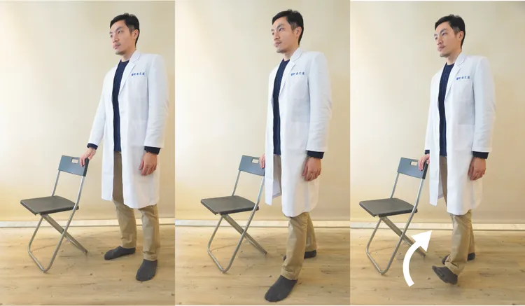 站姿踮腳尖運動，可訓練小腿後側的脛後肌。適康復健診所提供