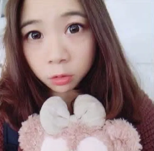 楊姓正妹被撞，智力變得和幼童一樣。家屬提供