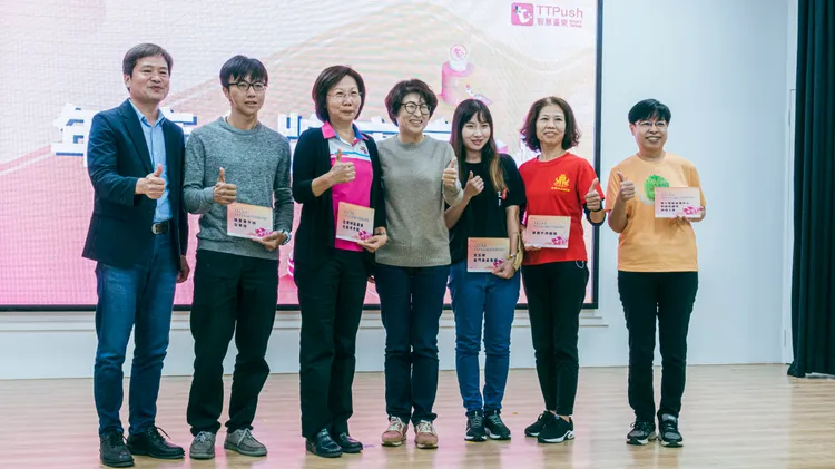 台東縣長饒慶鈴與TTPush特約店家。古和純攝