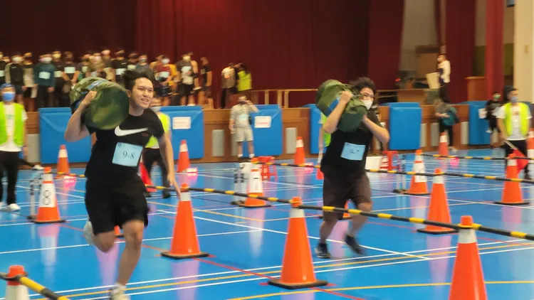 競爭十分激烈。劉榮輝攝