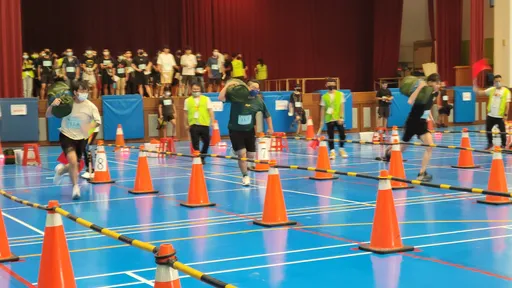 環保局招考臨時清潔人員 男女負重扛米袋跑60公尺