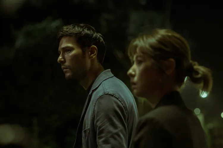 鳳小岳、林予晞演出第一單元《出軌》。Disney+提供