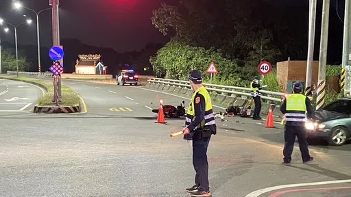 騎車載2孫出車禍 高雄嬤送醫不治!2車相撞共5人傷