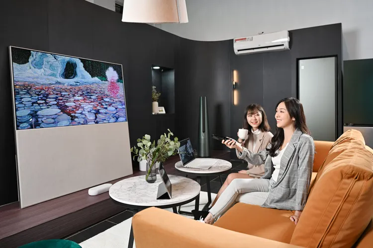 LG OLED Objet Collection Easel 如藝術品般融入居家設計。業者提供