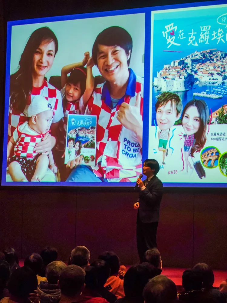 晴天旅遊總經理蕭世華介紹旅行社主力產品「克羅埃西亞」。田欣雲攝