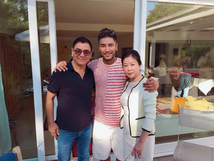 羅平和父母。羅平提供