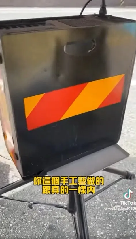 翻攝自臉書「爆廢公社二館」