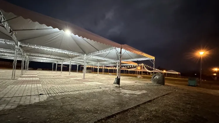 台東跨年演唱會會場周邊設備，皆已設置完成。台東縣府提供