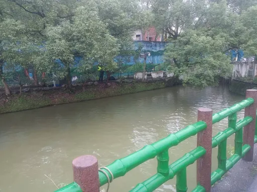 新北汐止金龍湖畔漂浮屍 警靠這東西查出死者身分