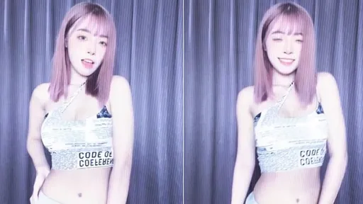 爆乳妹子把報紙穿上身！　網一看：怎麼都變形了？