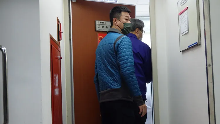 檢調人員昨早9時許進入高虹安的辦公室搜索。莊宗達攝