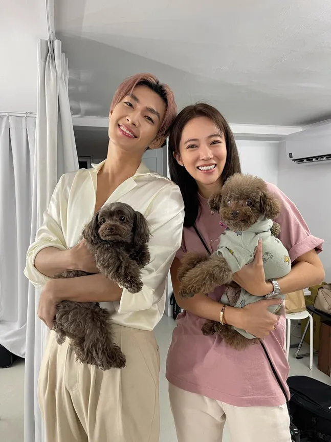 炎亞綸（左）擔任高宇蓁品牌代言人。J.GAO提供
