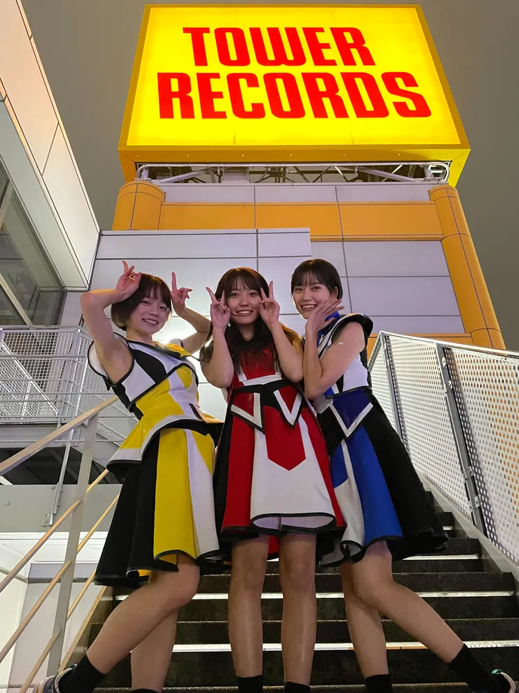 RiCHi（右）原本隸屬女團「都內某所」，將在年底退團。翻攝_TONAi_BOUSHO推特