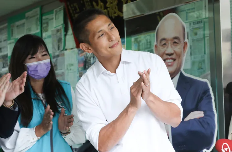 吳怡農重新挑戰2020年落敗選區。鄭孟晃攝