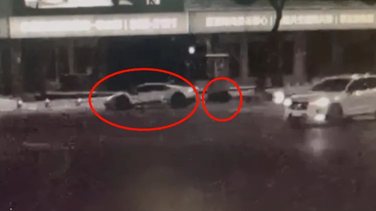 機車倒地，向前滑行。讀者提供