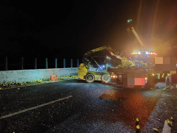 肇事路段為此一事故影響通行將近3小時。警方提供