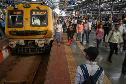 不送柬埔寨當豬仔　印度最新工作詐騙：到月台數火車