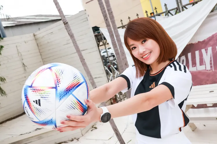 鄭雅方在《世足看華視特別報導》中表現亮眼。趙世平攝