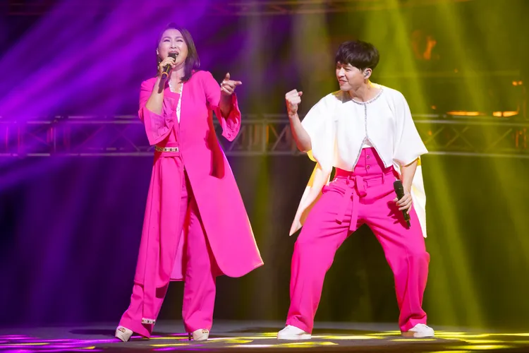 王瑞霞驚喜現身力挺師弟。勝駿娛樂提供