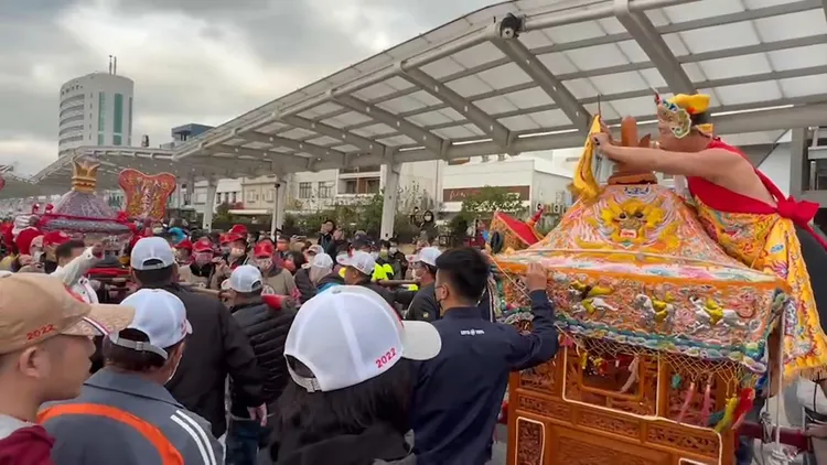主辦的馬公市嵵裡水仙宮也來跟大甲媽相辭。許逸民攝