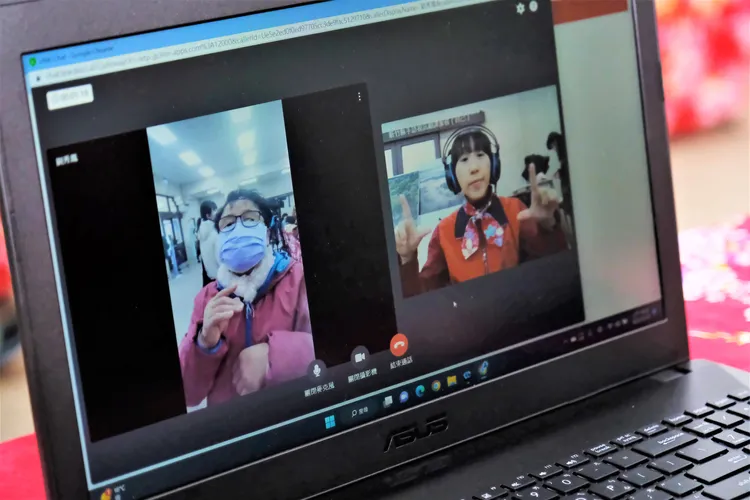 新竹縣政府推出手語視訊LINE服務，提供聽、語障者洽公、就業、就醫、社會參與等各項洽公。縣府提供