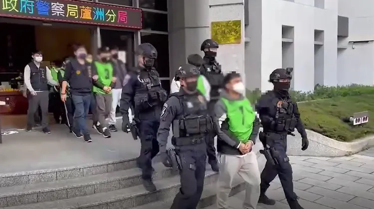 警方將詐團的主嫌等依詐欺、洗錢、組織犯罪條例等送辦。翻攝畫面