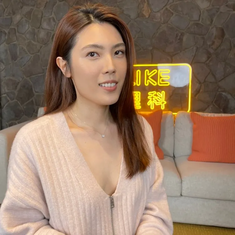 理科太太將自己接受心理諮商的經驗當作課程販售。翻攝理科太太IG