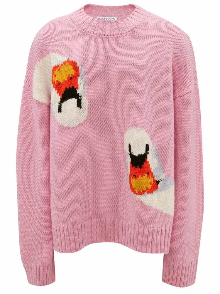 JW Anderson粉色天鵝圖騰圓領毛衣，2萬1780元。onefifteen初衣食午提供