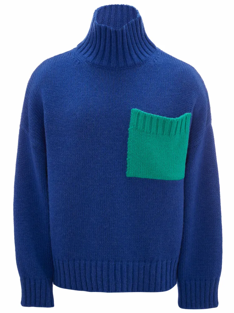 JW Anderson藍綠方塊拼接高領毛衣，2萬1280元。onefifteen初衣食午提供