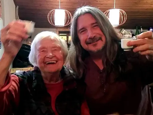 馬修連恩逐漸走出喪母慟 睽違3年台東開唱